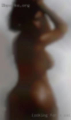 Looking for a sugar Saltville, Virginia daddy to spoil me!